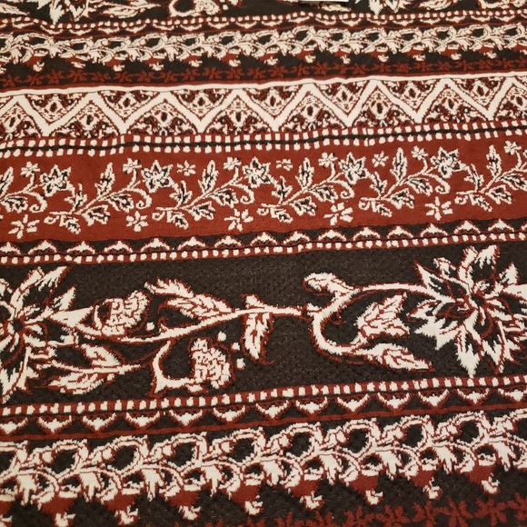 NWT {H&M} Sweater - Picture 3 of 5